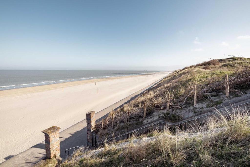 Apartment Voeten In Het Zand